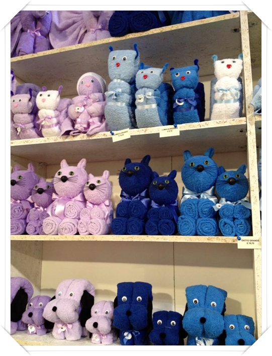 asciugamani piegati in modo originale - decorazioni con asciugamani src=