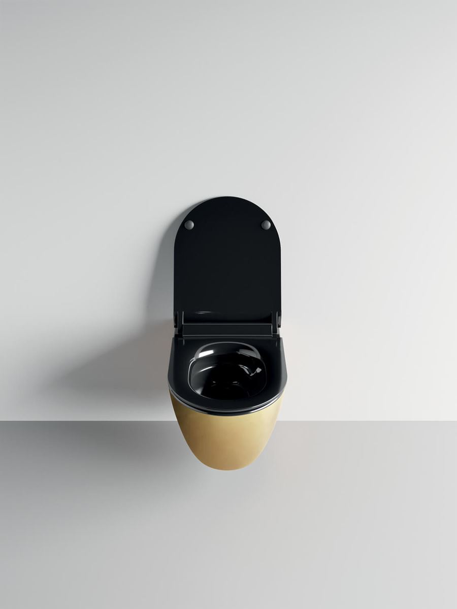 wc oro e nero: Gold di GSI Ceramica, interno nero